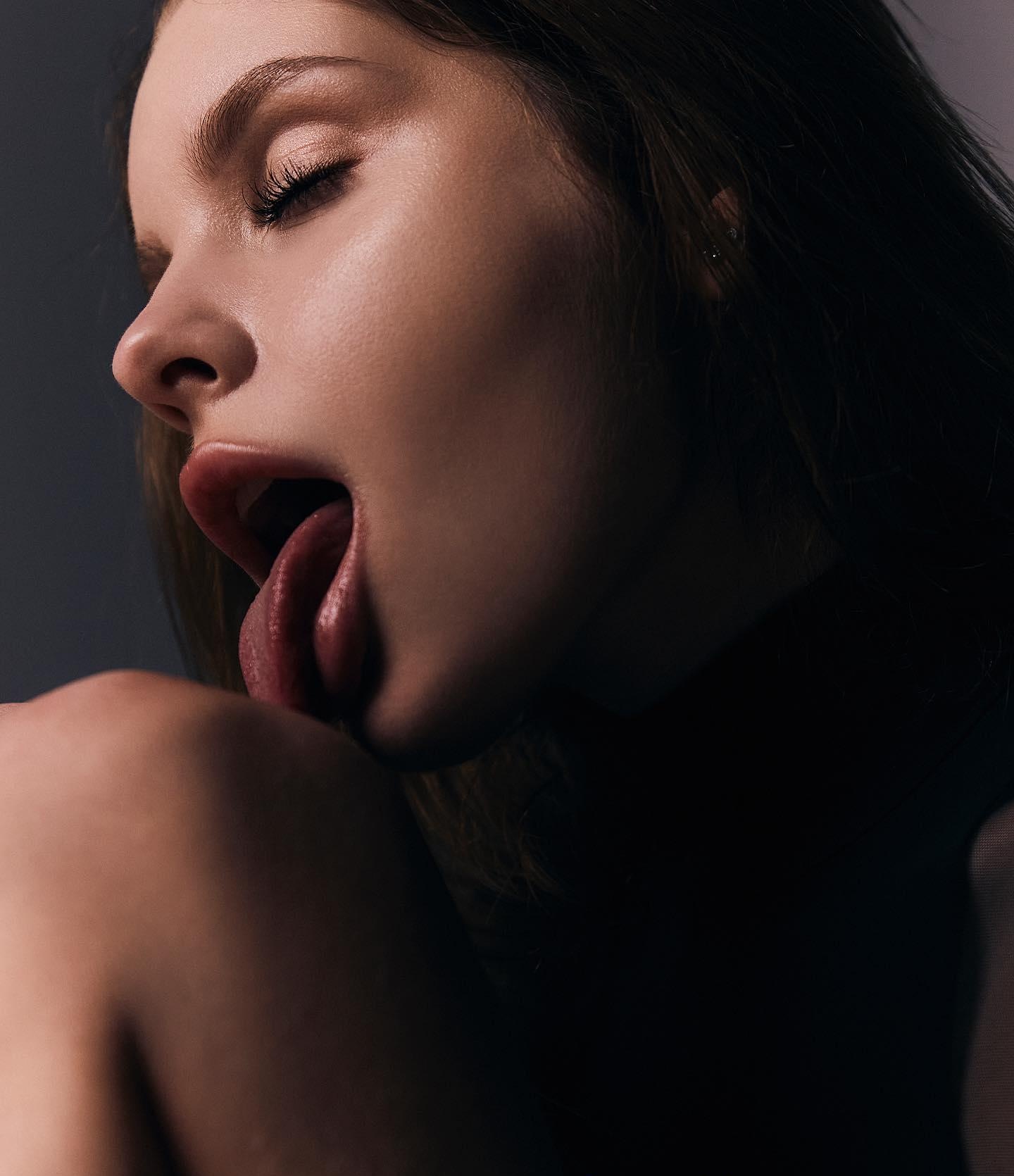 Анастасия привлекальеная девушка из Ровеньков цена от 4000 руб