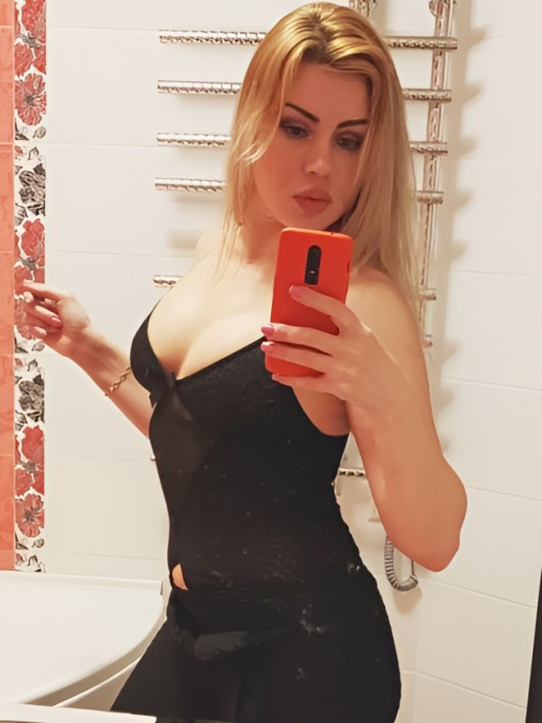 Каролина привлекательная девушка из Ровеньков цена от 2000 руб