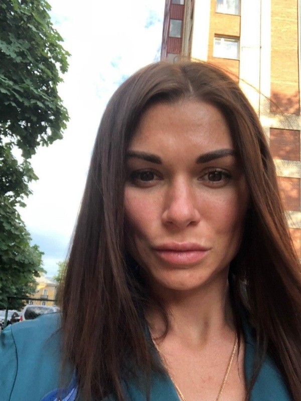 Светлана привлекательная девушка из Ровеньков цена от 4000 руб