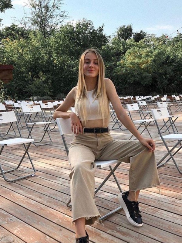 🎥 ДАРЬЯ привлекательная девушка из Ровеньков цена от 5000 руб